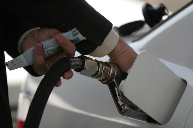 سهمیه بندی و کمبود بنزین صحت ندارد