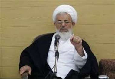 امام جمعه یزد:گردشگران را در نوروز با فرهنگ والای اسلامی آشنا کنیم