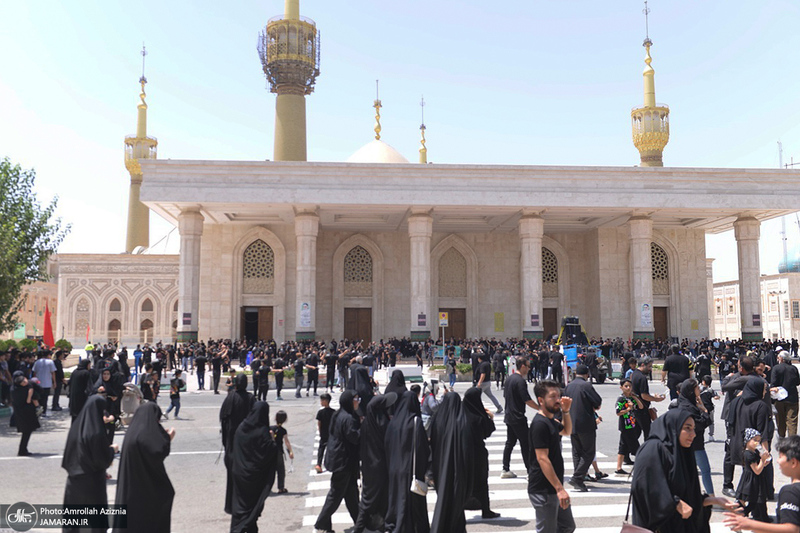 مراسم عزاداری ظهر عاشورا در حرم مطهر امام خمینی (س)