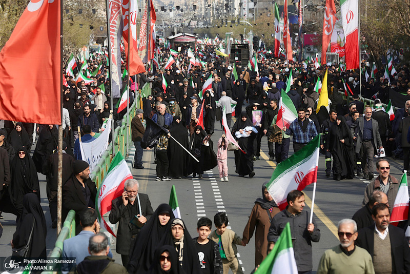 مراسم تشییع پیکرهای مطهر 84 شهید قهرمان ناوشکن دنا -2