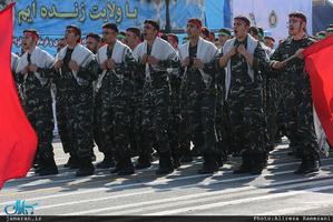 مراسم گرامیداشت روز ارتش جمهوری اسلامی ایران در جوار حرم امام خمینی(س)-1/ رژه