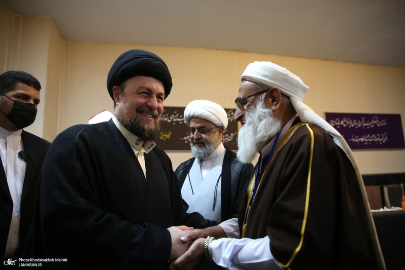 حاشیه های ادای احترام مهمانان خارجی چهلمین کنفرانس وحدت اسلامی به مقام شامخ حضرت امام خمینی (س)