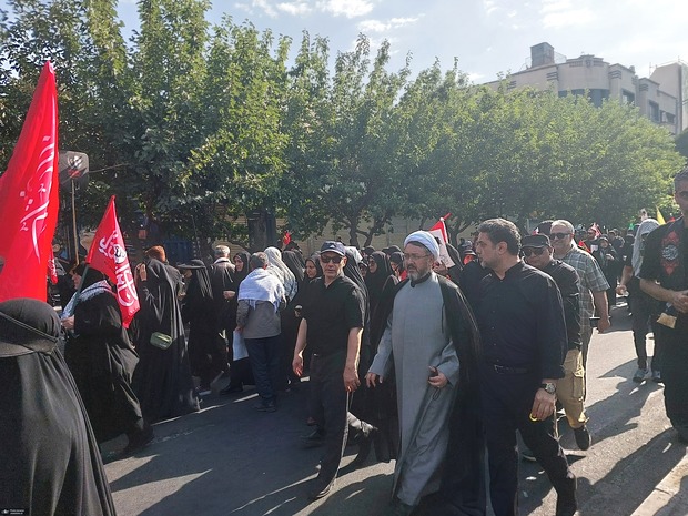 کسماری، رئیس مؤسسه تنظیم و نشر آثار امام خمینی(س): همدلی، عزت و استقلال ایران اسلامی بزرگترین میراث رهبر مجاهد شهید است/ این میراثی بوده که از امام راحل عظیم‌الشأن به رهبر شهید انقلاب اسلامی منتقل شد