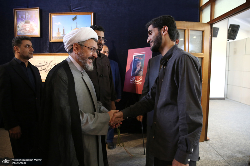 بازدید رئیس موسسه تنظیم و نشر آثار امام خمینی(س) از نمایشگاه خط خون