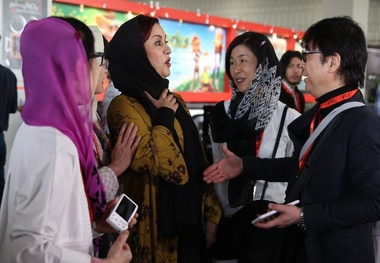 دست ندادن مریلا زارعی با مرد چینی سوژه عکاسان شد+ عکس