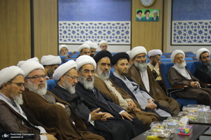 مراسم روز معلم و تجلیل از اساتید حوزوی در مجتمع آموزشی پژوهشی ائمه اطهار (ع)‎