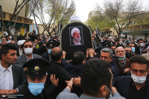 مراسم تشییع و خاکسپاری پیکر آیت الله ری شهری (ره) در حرم حضرت عبدالعظیم حسنی (ع)