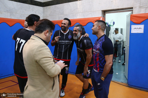 مسابقه فوتسال خیریه بین تیم هنرمندان و منتخب بنیاد حضرت زینب (س)