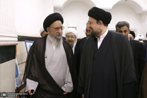 بازدید آیت الله نور مفید از نمایشگاه وکلای شرعی امام خمینی (س)