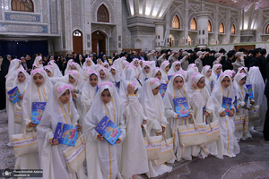 مراسم جشن تکلیف فرزندان کارکنان معاونت آماد و پشتیبانی سپاه در حرم مطهر امام خمینی(س)