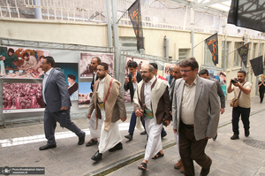 بازدید میهمانان خارجی جهت شرکت در مراسم رهبر شهید از حسینیه جماران