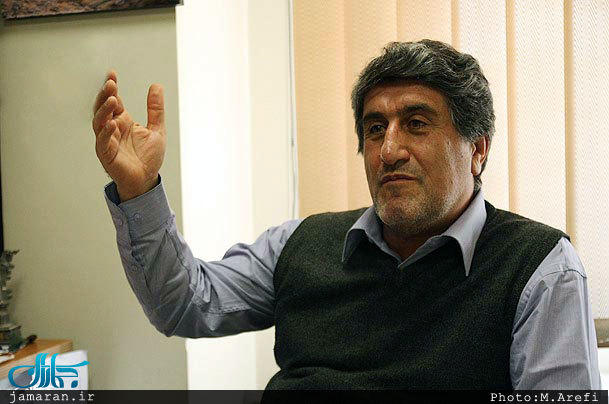 قنبری، اقتصاددان: دولت هنرمندانه توانسته وضعیت کالاهای اساسی را در بازار مدیریت کند/  با وجود وفور کالاهای اساسی، مردم توان خرید ندارند/ به عملکرد دولت نمره 14 می‌دهم