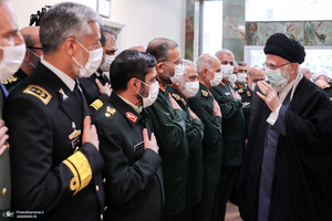 دیدار جمعی از فرماندهان ارشد نیروهای مسلح با فرمانده معظم کل قوا