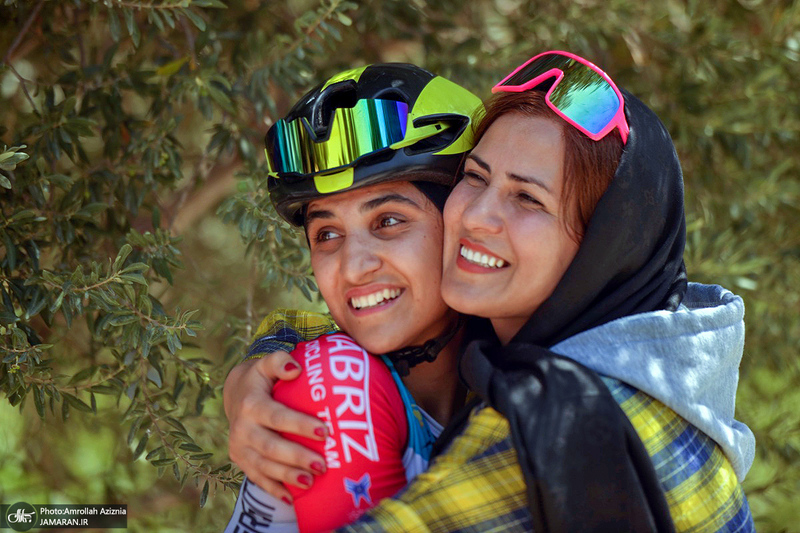 آخرین روز مسابقات دوچرخه سواری قهرمانی کشور جاده بانوان در حرم مطهر امام خمینی(س)