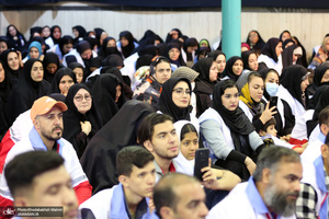 تجدید میثاق جمعی از جوانان هلال احمر با آرمان های حضرت امام خمینی (س)