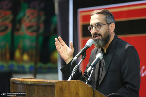 شب شعر «اين محرم وصفر است كه اسلام را زنده نگه داشته است» در حسینیه جماران