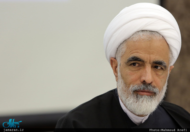 اعضای مجمع برای رد لوایح FATF تحت فشار پیامک‌ها هستند/ پیامک ها از یک کانون مشخص هدایت می شوند/ حوادث اخیر حاکی از  شکاف بین مردم و مسوولان است/ باید مراقب باشیم مردم از صندوق های رای فاصله نگیرند