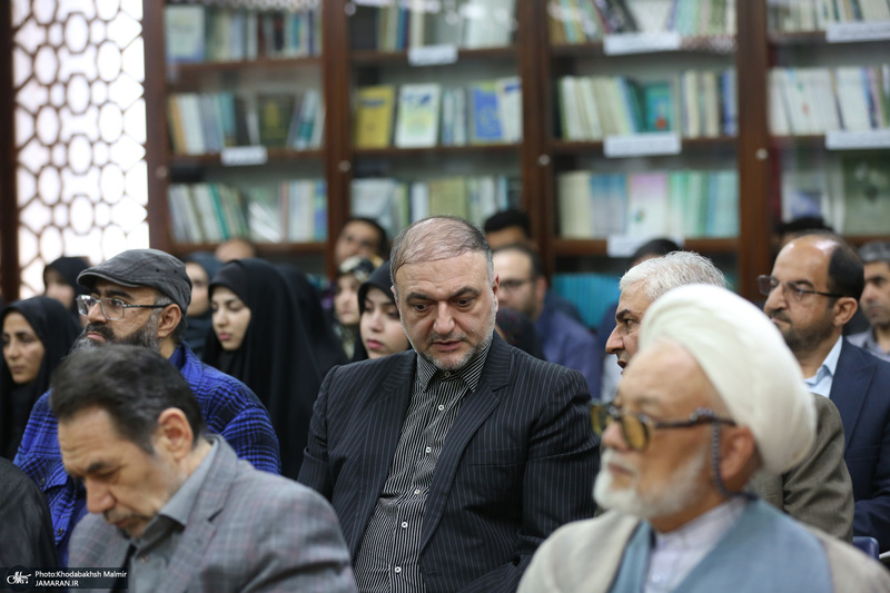 دیدار کارکنان موسسه تنظیم و نشر آثار امام خمینی (س) با حجت الاسلام و المسلمین علی کمساری