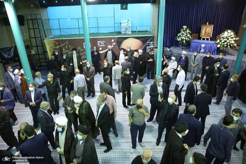 مراسم تشییع حجت الاسلام و المسلمین محتشمی پور در حسینیه جماران