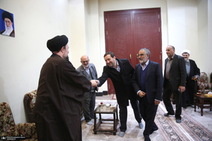 تجدید میثاق رئیس و جمعی از مدیران سازمان صداوسیما با آرمان‌های امام خمینی(س)-2