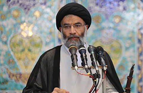 امام جمعه اهواز : فساد در جامعه اسلامی برای مردم قابل پذیرش نیست