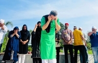 مراسم برافراشتن پرچم عزا به مناسبت آغاز محرم توسط هندوها در پنجاب، هند. (6)