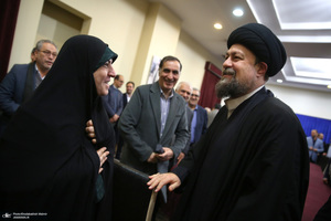 دیدار ئیس بنیاد شهید و جمعی از معانین با سید حسن خمینی