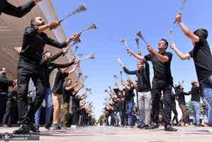 عزاداری ظهر عاشورا در حرم مطهر امام خمینی(س)