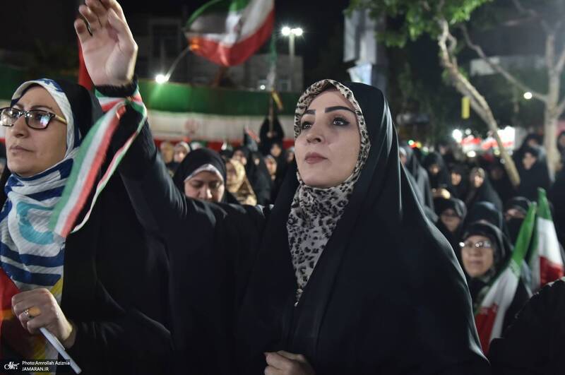 هفتادمین اجتماع پر شور مردم در میدان انقلاب