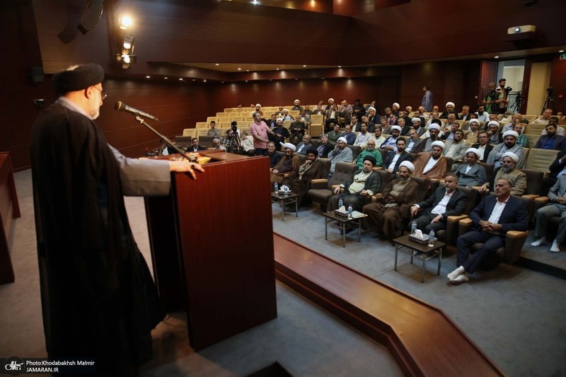 دیدار رئیس و کارکنان سازمان اوقاف و امور خیریه با سید حسن خمینی