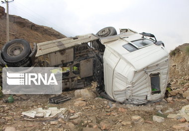 واژگونی تریلی در جاده مهاباد - بوکان یک کشته برجا گذاشت