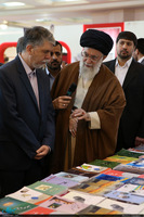 بازدید رهبر معظم انقلاب از سی و‌‌ یکمین نمایشگاه بین‌المللی کتاب تهران