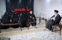 حضور رهبرانقلاب در منزل رئیس‌جمهور شهید حجت‌الاسلام والمسلمین رئیسی (2)