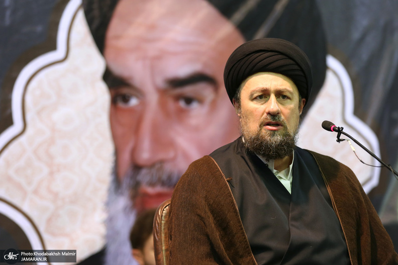 تجدید میثاق جمعی از جوانان هلال احمر با آرمان های حضرت امام خمینی (س)