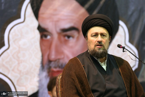 تجدید میثاق جمعی از جوانان هلال احمر با آرمان های حضرت امام خمینی (س)