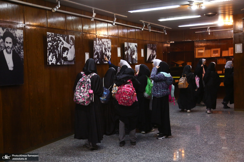 بازدید اقشار مختلف مردم از بیت امام خمینی (س) در جماران-5