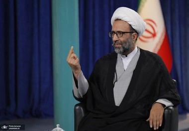 روایت‌های علیرضا سلیمی از ظرافت‌های اخلاقی امام در رعایت شأن روحانیت/ ساده‌زیستی روحانیون موجب محبوبیت‌شان در میان مردم می‌شود/ برخورد امام و رهبری با اطرافیان خطاکار، الگویی برای همه مسئولان است