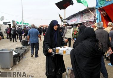 فرماندار: ۱۳ موکب سمنان به زائران اربعین خدمت‌‎رسانی می‌کند