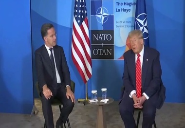 دبیرکل ناتو به ترامپ گفت: «بابا»! + فیلم