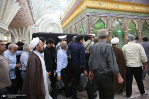 خاکسپاری پیکر حجت الاسلام و المسلمین سید محمود دعایی در حرم امام خمینی (س)