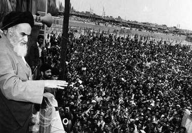 بازخوانی تاریخی /بازگشت  امام خمینی(س) به قم