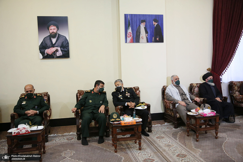 حاشیه های تجدید بیعت فرماندهان ارشد نیروهای مسلح با آرمان های امام خمینی (س)