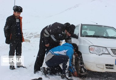 تردد در محور کوهستانی گلستان فقط با زنجیر چرخ امکان‌پذیر است