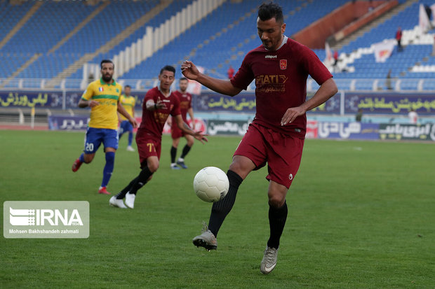 تیم فوتبال صنعت نفت آبادان شهرخودرو مشهد را شکست داد