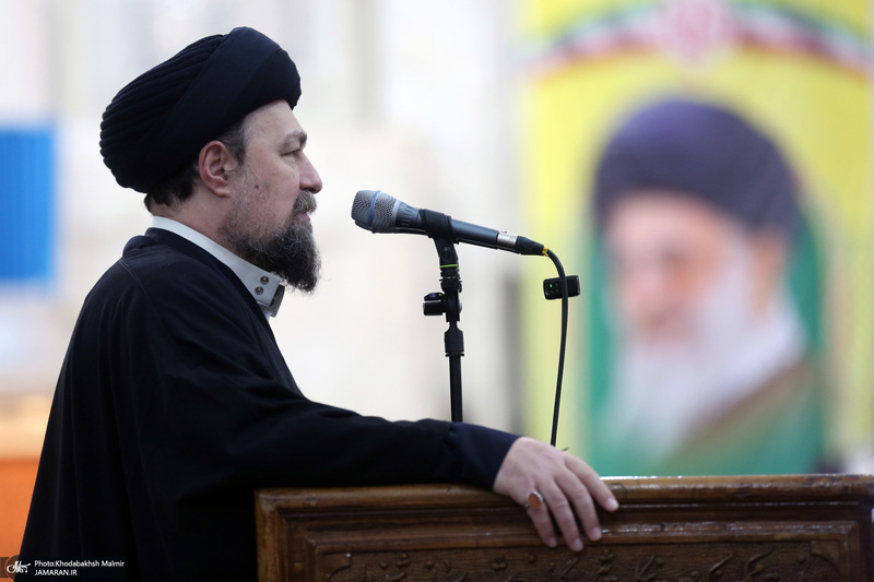 دیدار وزیر اقتصاد  جمعی از مدیران بانک ها با سید حسن خمینی