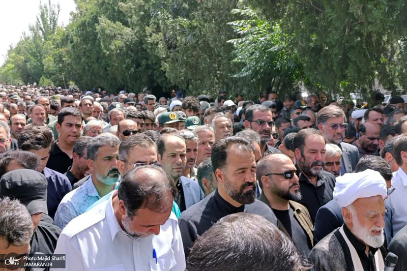 مراسم تشییع پیکر مطهر شهدای حمله رژیم صهیونیستی در خمین