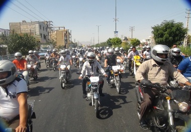 مانور موتورسواران قانونمند در همدان برگزار شد