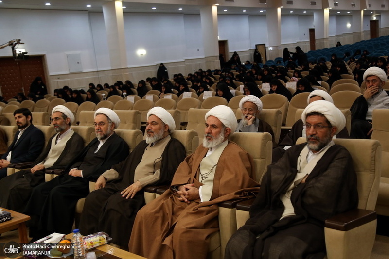 آئین اختتامیه اولین همایش ملی کتاب سال بانوان