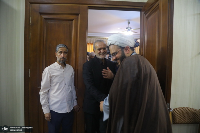 سفر رئیس جمهوری به قم و دیدار با مراجع و علما -1