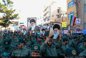 مراسم یوم الله 12 بهمن در بیت امام در قم 